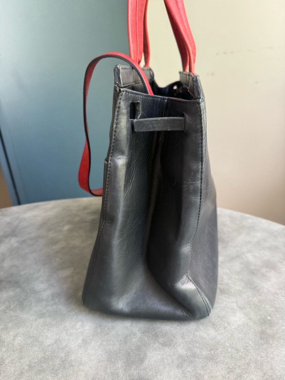 Bally Vintage Black Leather Tote and Shoulder Bag with Red Handles and Strap - Picture 8 of 15